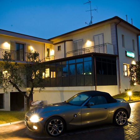 Hotel Main Street Cerasolo Esterno foto