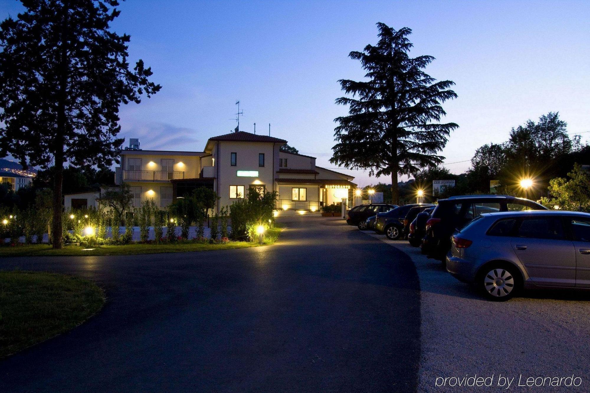 Hotel Main Street Cerasolo Esterno foto